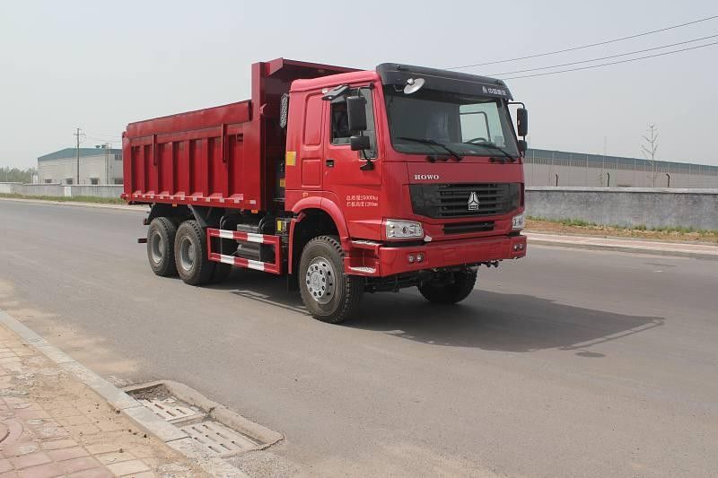 Camion de compacteur de déchets de moteur de SINOTRUCK, camion à ordures arrière de chargeur