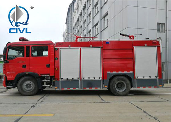 Camion de lutte contre l'incendie de Sinotruk Howo 4x2 6m3 avec le réservoir d'eau de mousse